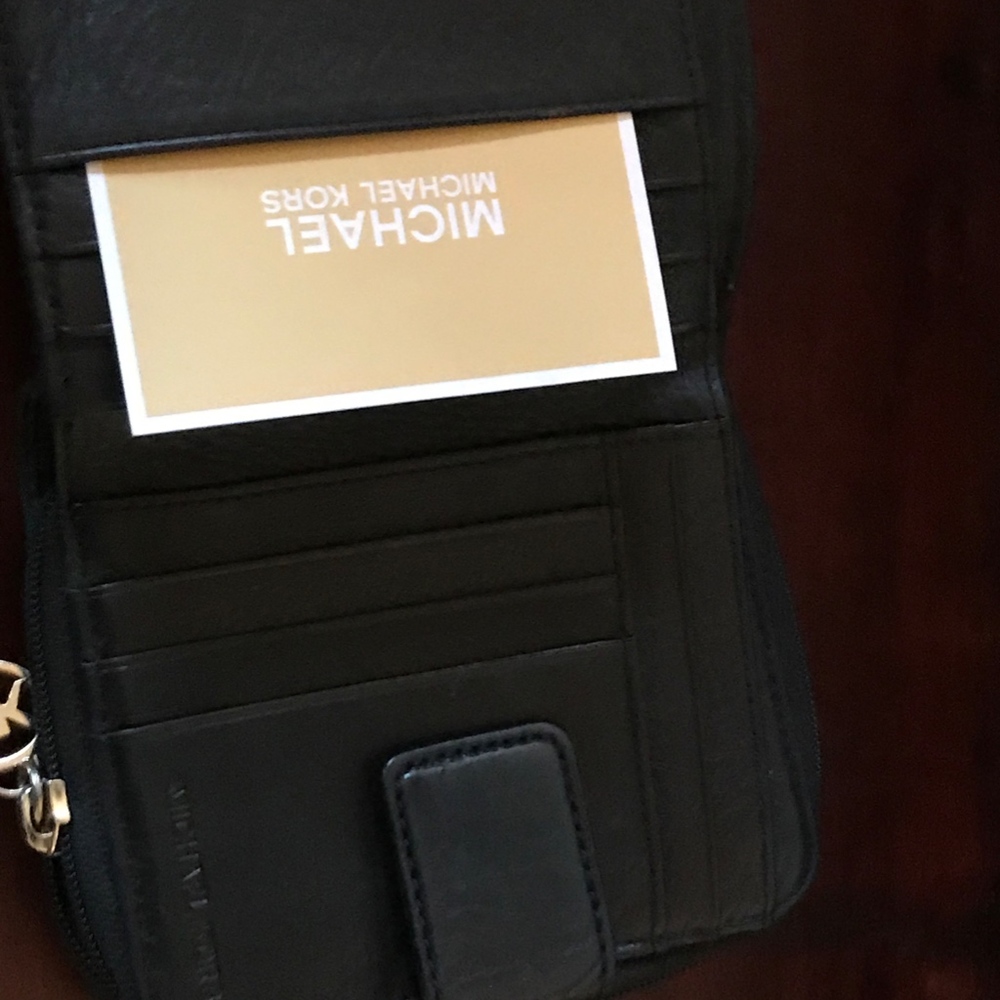 MK Wallet - Picture 6 of 7